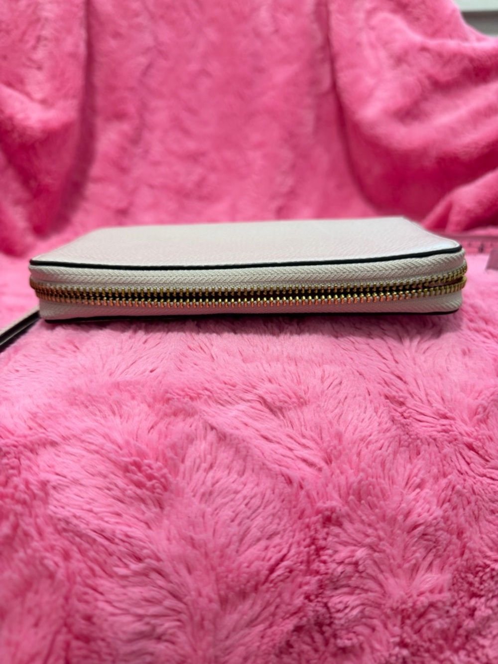 MICHAEL KORS Powder Pink Leather Zip-Around Wristlet Wallet - Picture 9 of 9